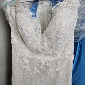 Elegant Lace Wedding Dress